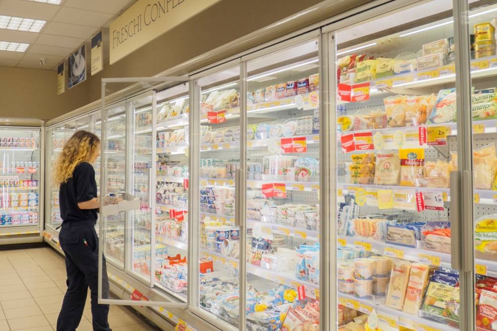 How Commercial Display Freezers Help Launch New Frozen Brands? 